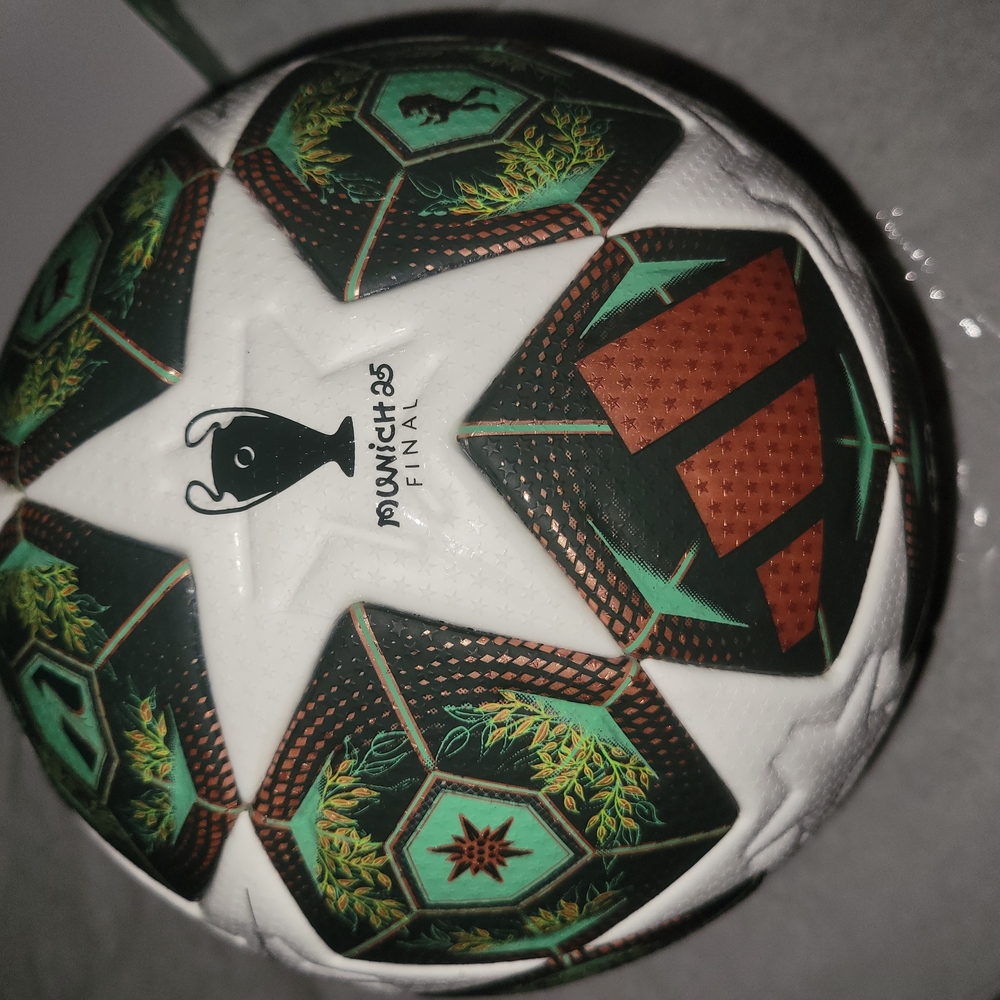 UEFA CHAMPIONS LEAGUE PRO 24/25 KNOCKOUT PHASE BALL
